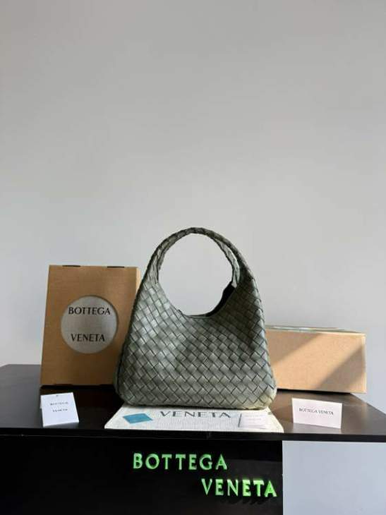 Picture of Bottega Veneta Handbags _SKUfw222147957fw